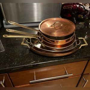 Beautiful vintage copper cookware set